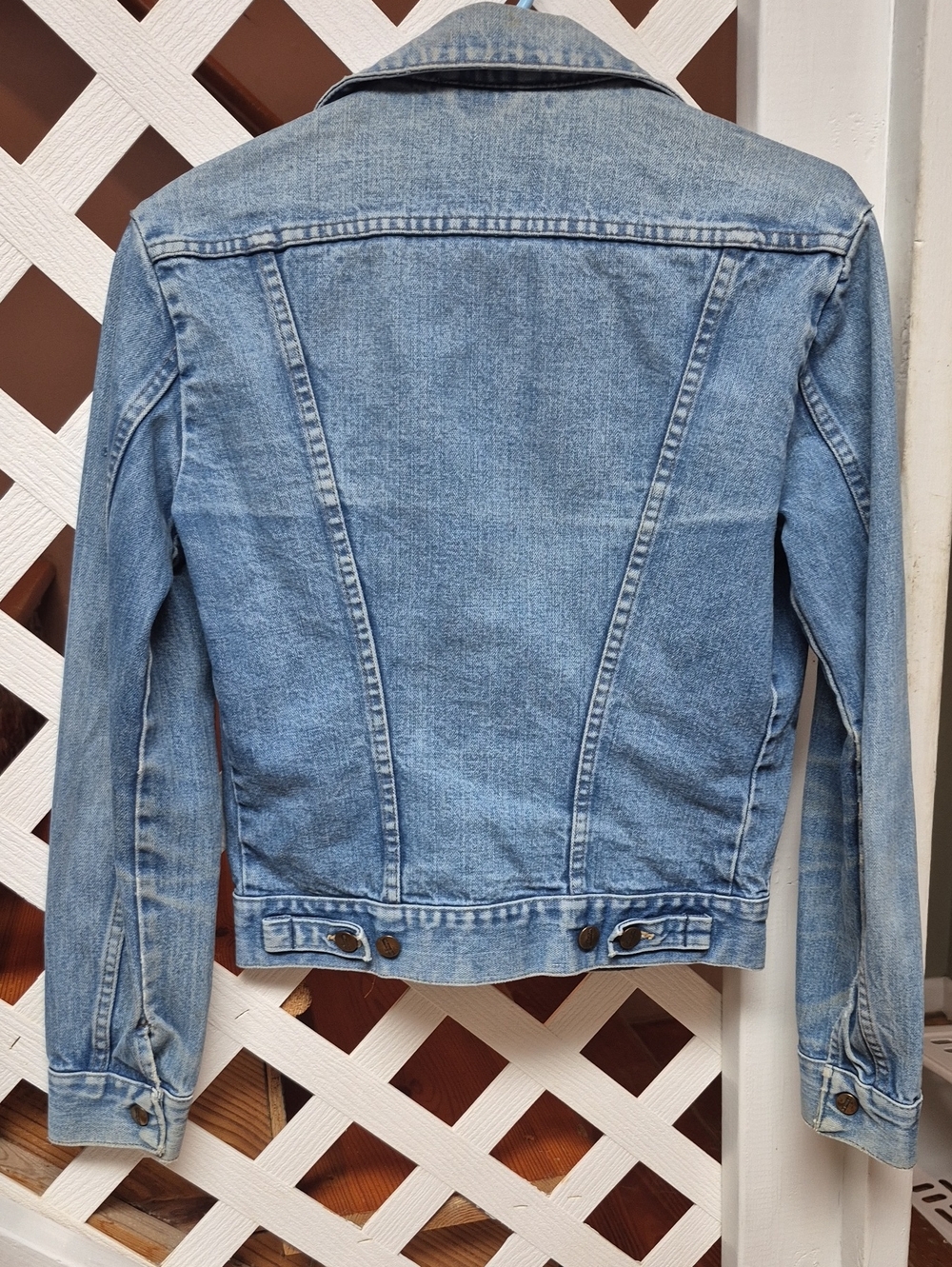 Classic Women's Denim Jacket - Light Blue Vintage 1970s - Picture 3 of 3